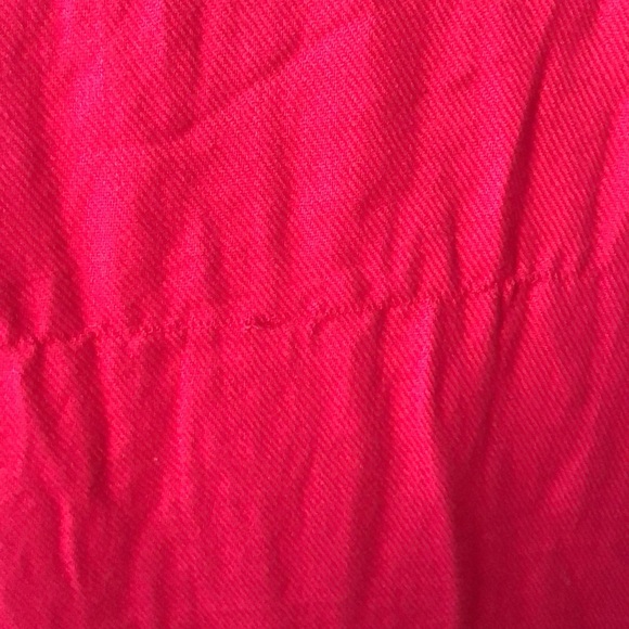 Shocking pink scarf. - Picture 3 of 4